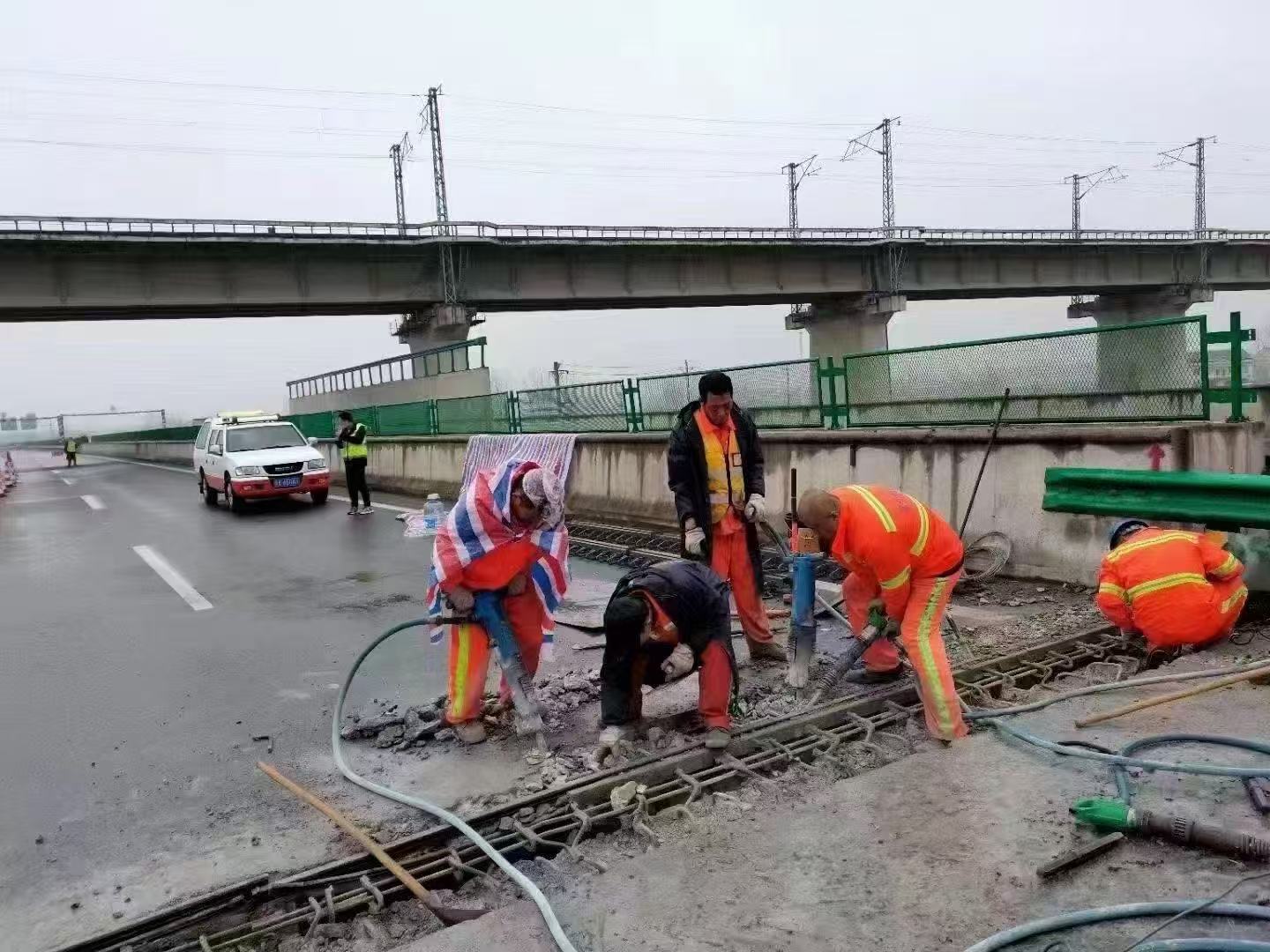 铁岭桥梁伸缩缝抢修料